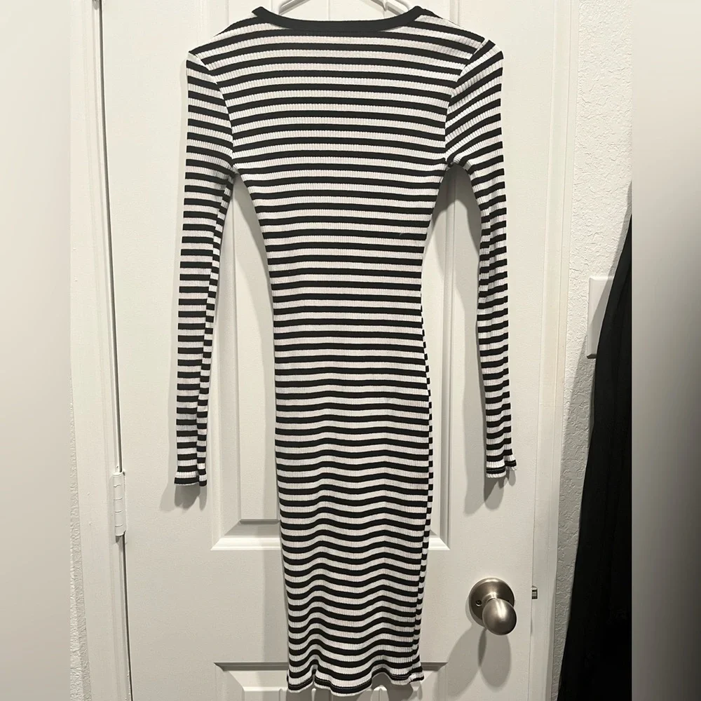 Forever 21 Long Sleeve Striped Dress Stretchy Comfortable Dress Size M - Picture 4 of 6